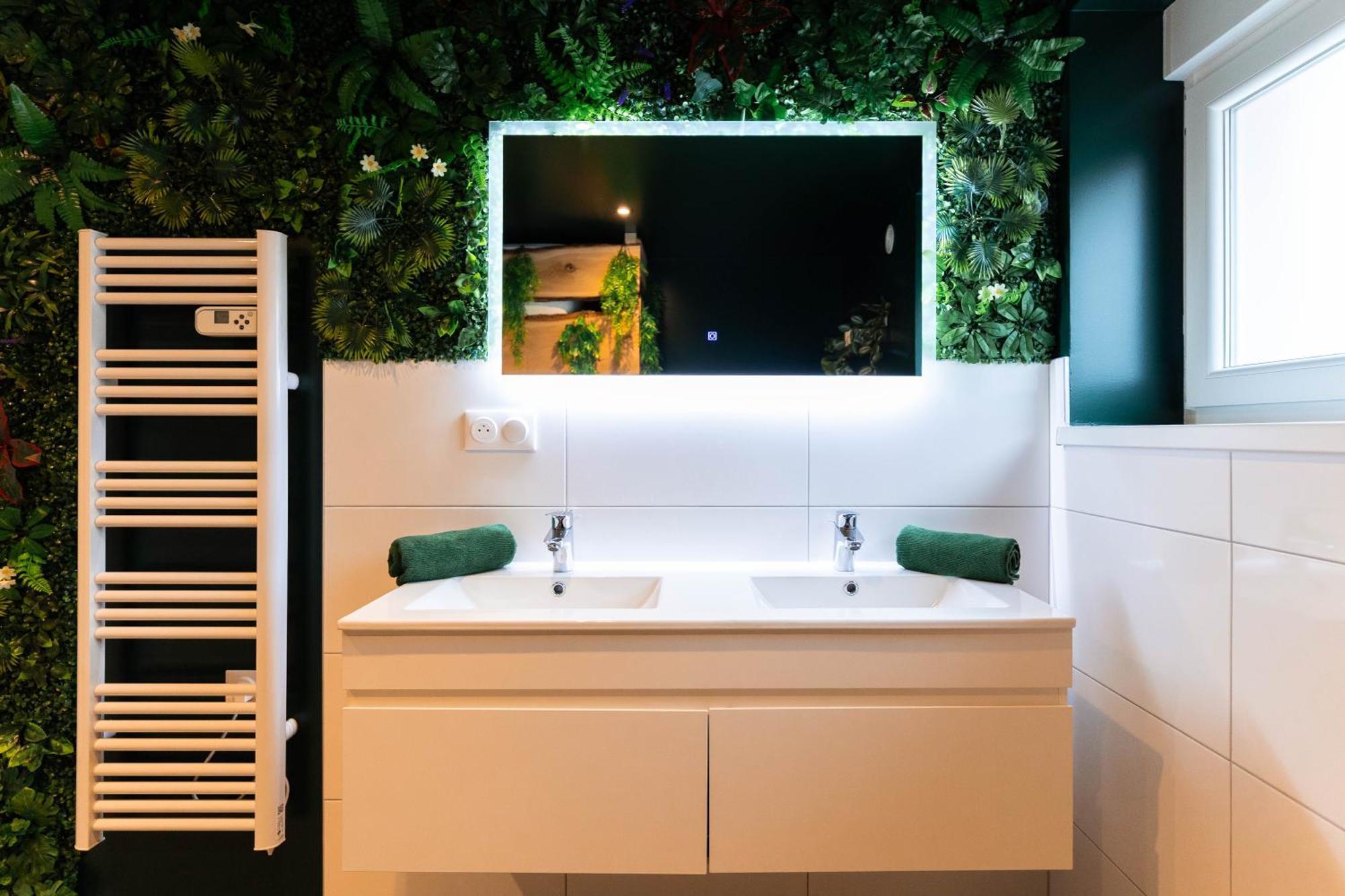 L'Oasis Tropicale, Jacuzzi, Love Room Roppenheim Luaran gambar